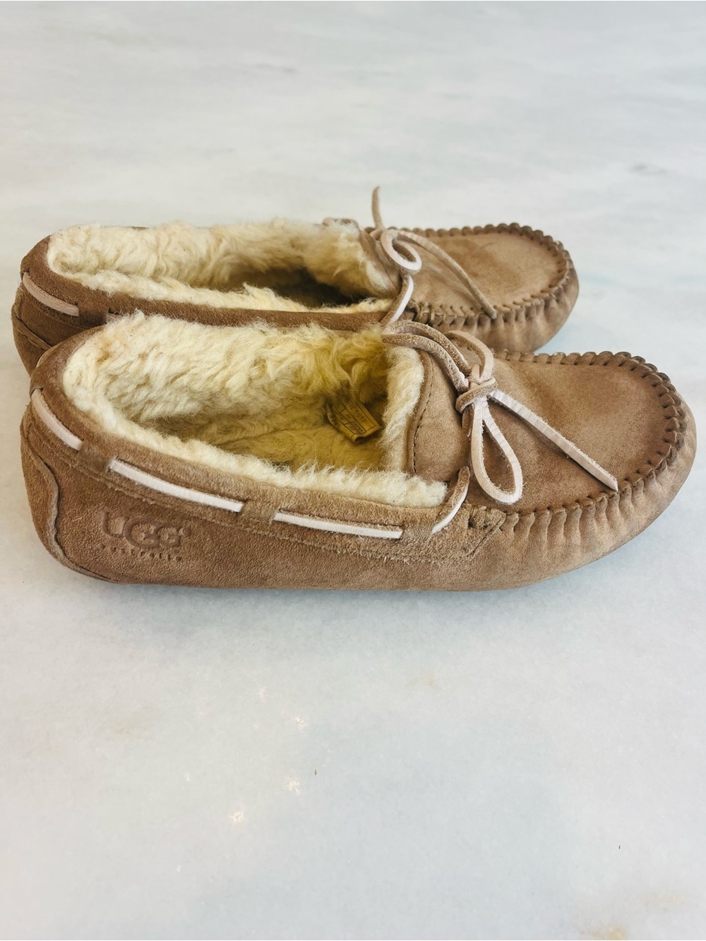UGG Dakota Mocassin Suede Shearling Slippers Chestnut Women’s size 6 - Picture 4 of 10